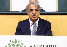 Sadece seçimleri bekleyemeyiz