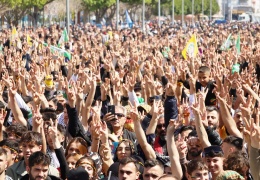 Barış ve demokrasi için mücadele gerek