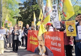 AK’ye çağrı: Rêber Apo için adım at