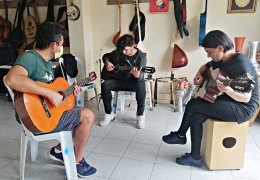 Müzisyenler zor günlerden geçiyorlar  