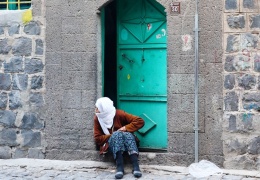 Yoksulluk şiddeti görünmez kılıyor