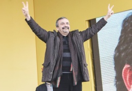 Sırrı Süreyya Önder ve aşka yolu düşenler