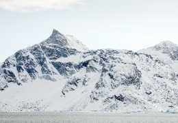 Trump, Grönland'ı gözlettiriyor