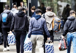 Merz, göçmenlere kapıyı gösterdi