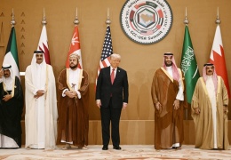 Trump Araplarla yakınlaşıyor, AB Rusya’ya yükleniyor