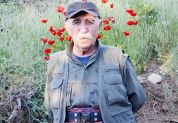 Bir derviş gibi yaşadı