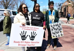 Harvard’a öğrenci de yasak