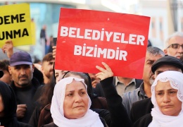 Kayyum rejimi: Kalpazan demokrasi