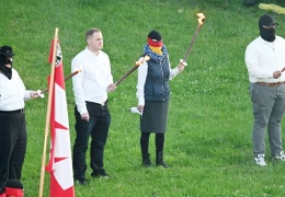 Genç neonaziler nasıl örgütleniyor?