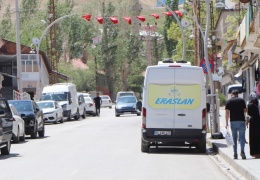 Elbak’ta sadece yaşlılar kaldı