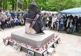 Tertele Anıtı, gelecek için bir ışık arayışı