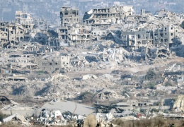 Savaş enkazına göz dikti