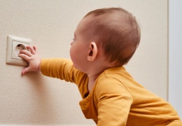 Çocuklarda elektrik kazaları