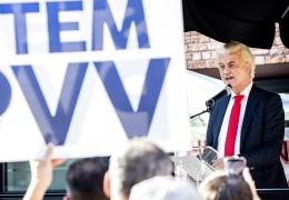 Hollanda ivmeyi aşırı sağa kırıyor