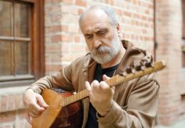 Xindeqan’dan Berlin’e: Bir dengbêjin yolculuğu