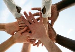 Demokratik topluma komünlerle yürümek