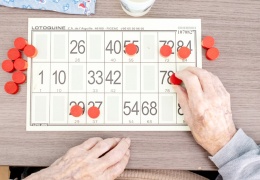 İşini halka yüklüyor