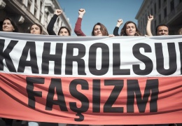 Faşizm yozlaştırır