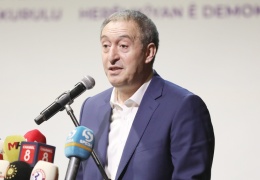 AKP hükümeti hizmeti engelliyor