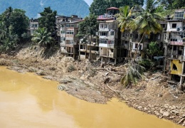 Asya’yı seller vurdu