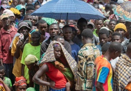 Yoksulların parasını savaşa harcıyorlar