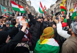 Avrupa ayakta: Bijî Berxwedana Rojava