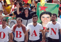 Rojava, Önder Apo ile direniyor