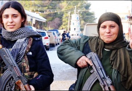 Anne ve kızı ülke savunmasında