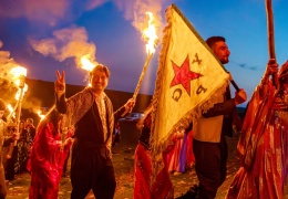 Qendîl’den Rojava’ya sönmeyen Newroz ateşi