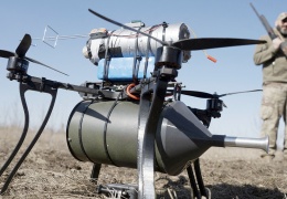 Fiber optik kablolu dronlar
