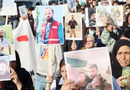 Anlaşmaya uy, tüm esirleri bırak