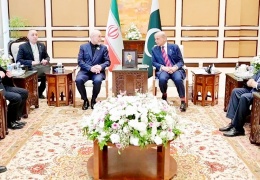 İslamabad’da masa çöktü