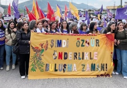Gemlik yürüyüşünde ‘özgürlük’ talebi