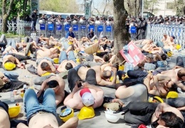 Ankara'da çözüm yerine abluka