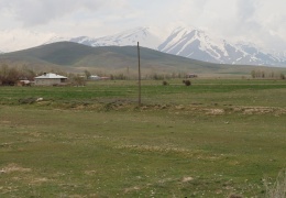 Zenginlere çiftlik, köylüye göç