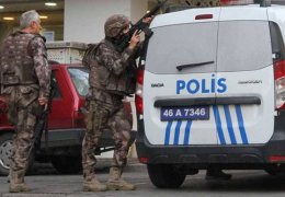 Polisi öldürdü, çemberi aştı