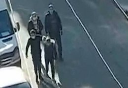 Çocuğa ters kelepçeli gözaltı