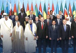 Müşriklere destek verenlere Müslüman denilemez