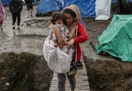 Schutzsuchende aus Horrorcamps in Griechenland evakuieren