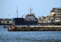 Türk gemisi alıkonuldu