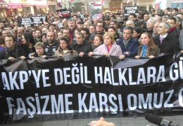 Bu kaotik çağın karanlık ruhudur faşizm