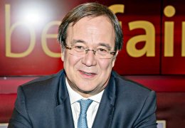 Merkel sonrası Laschet’te