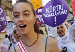 Türkiye’de 102 hastanede kürtaj yasak