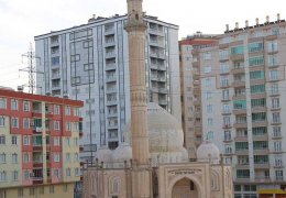 Kayyum camiyi bile sattı