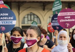 Kadınlar renkleriyle kampanyada