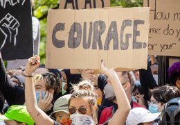 Eyleme kalkarak nefes aldılar