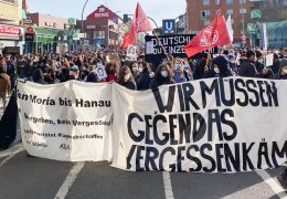 Berlin’de binler Hanau için yürüdü