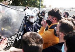 Selanik’te 30 üniversiteliye gözaltı