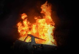 5 işyeri ve 25 araç yakıldı