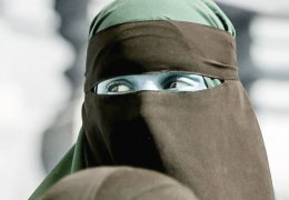 İsviçre'de burka ve peçe yasaklandı